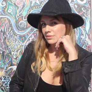 Meet your Posher, Maya